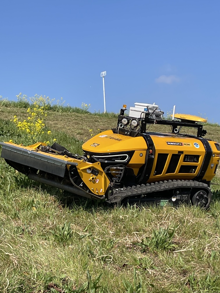 自律走行型草刈り機の高度化及び実用検証 | 新和測機 